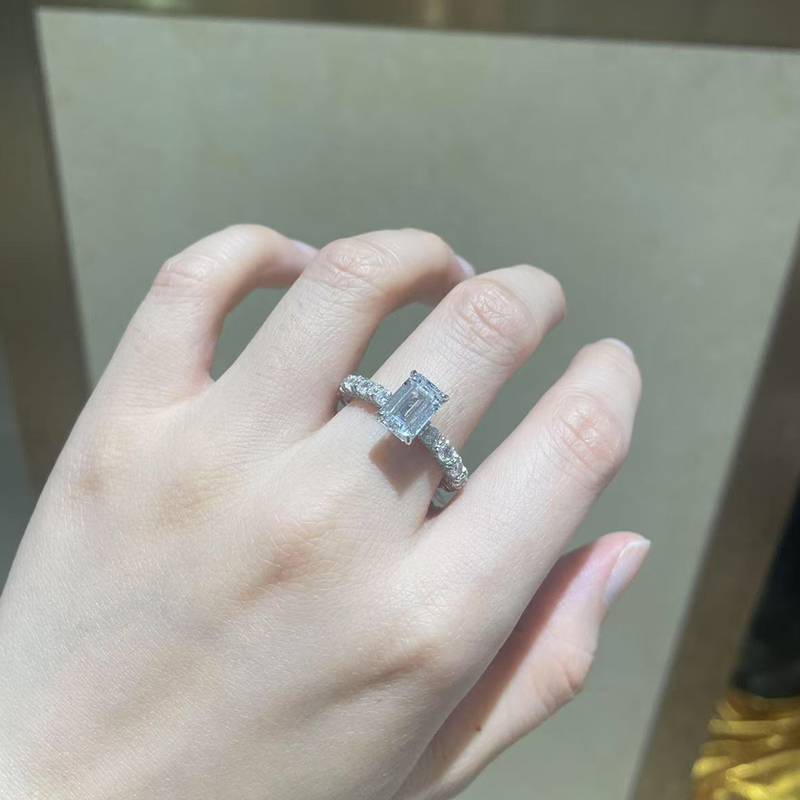 满圈碎钻方钻女戒S925银镀18K白金定制选款主石莫桑钻2.5ct/副石高碳钻